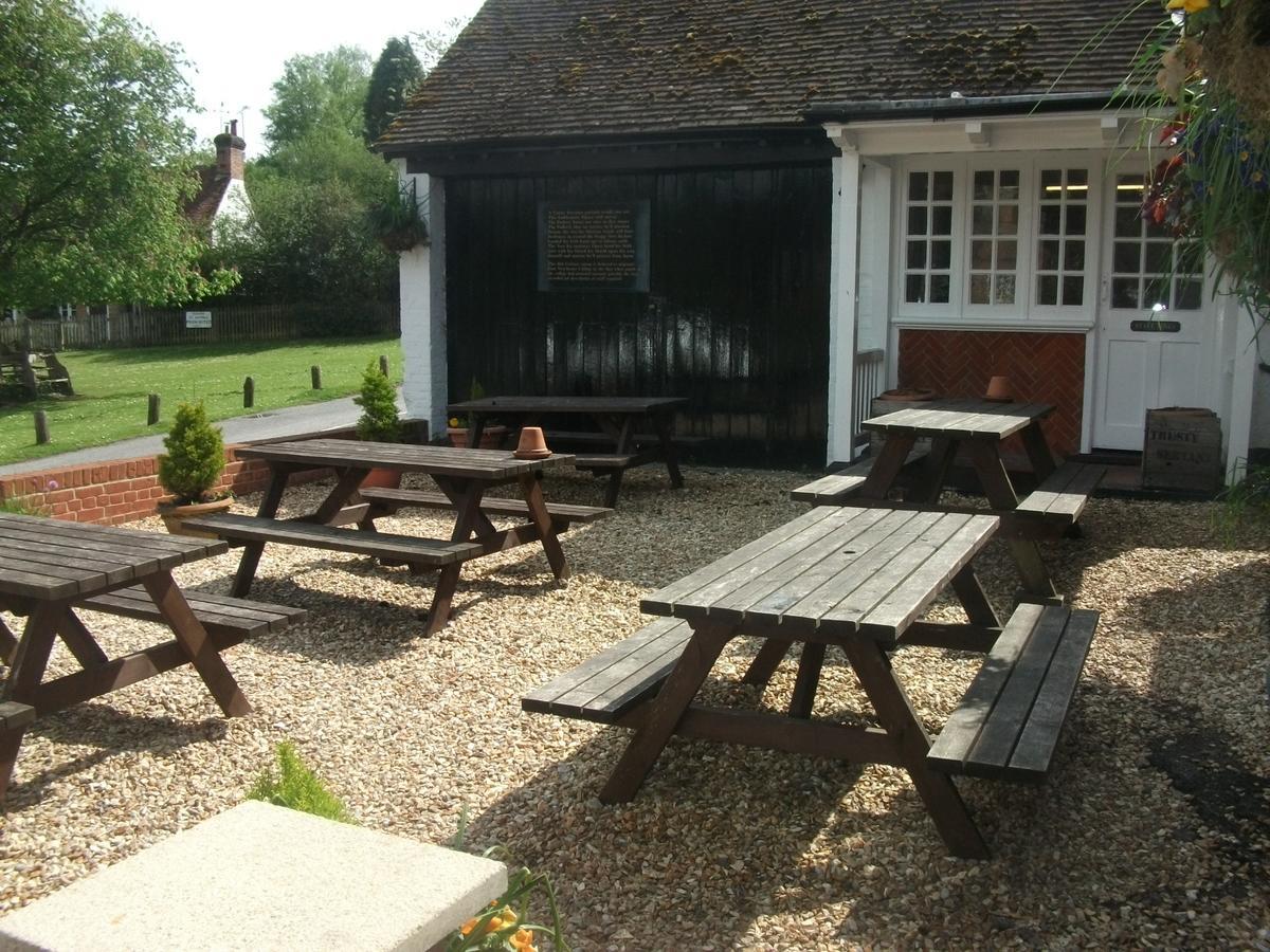 The Trusty Servant Inn Lyndhurst Exterior foto